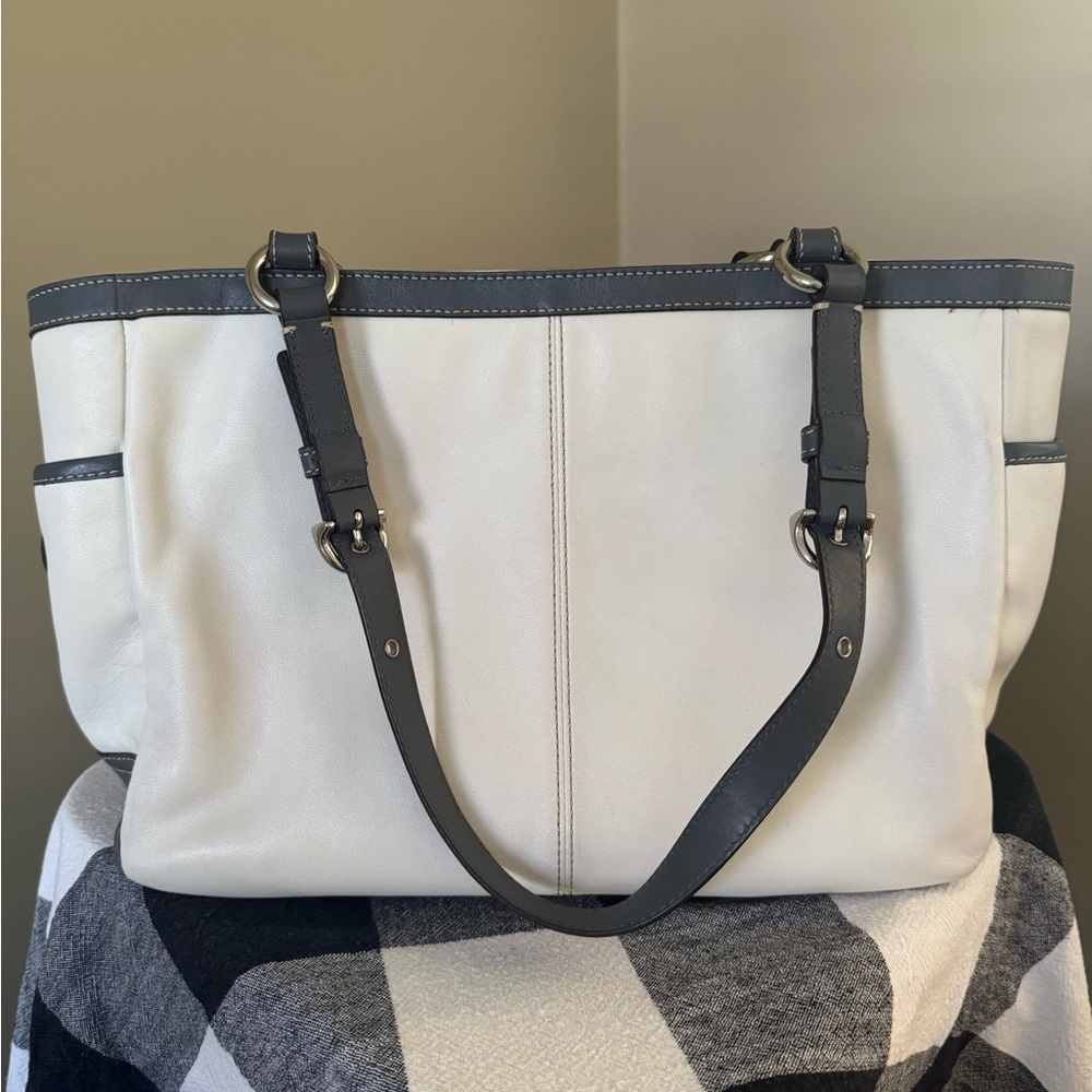 Coach White and Gray Leather Purse - Picture 2 of 6